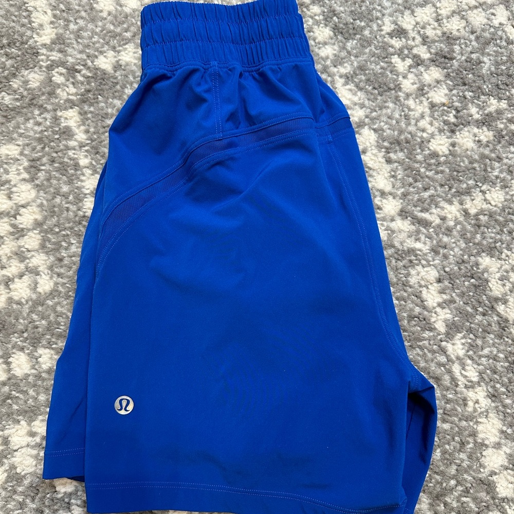 LULULEMON pace breaker 5 inch XS